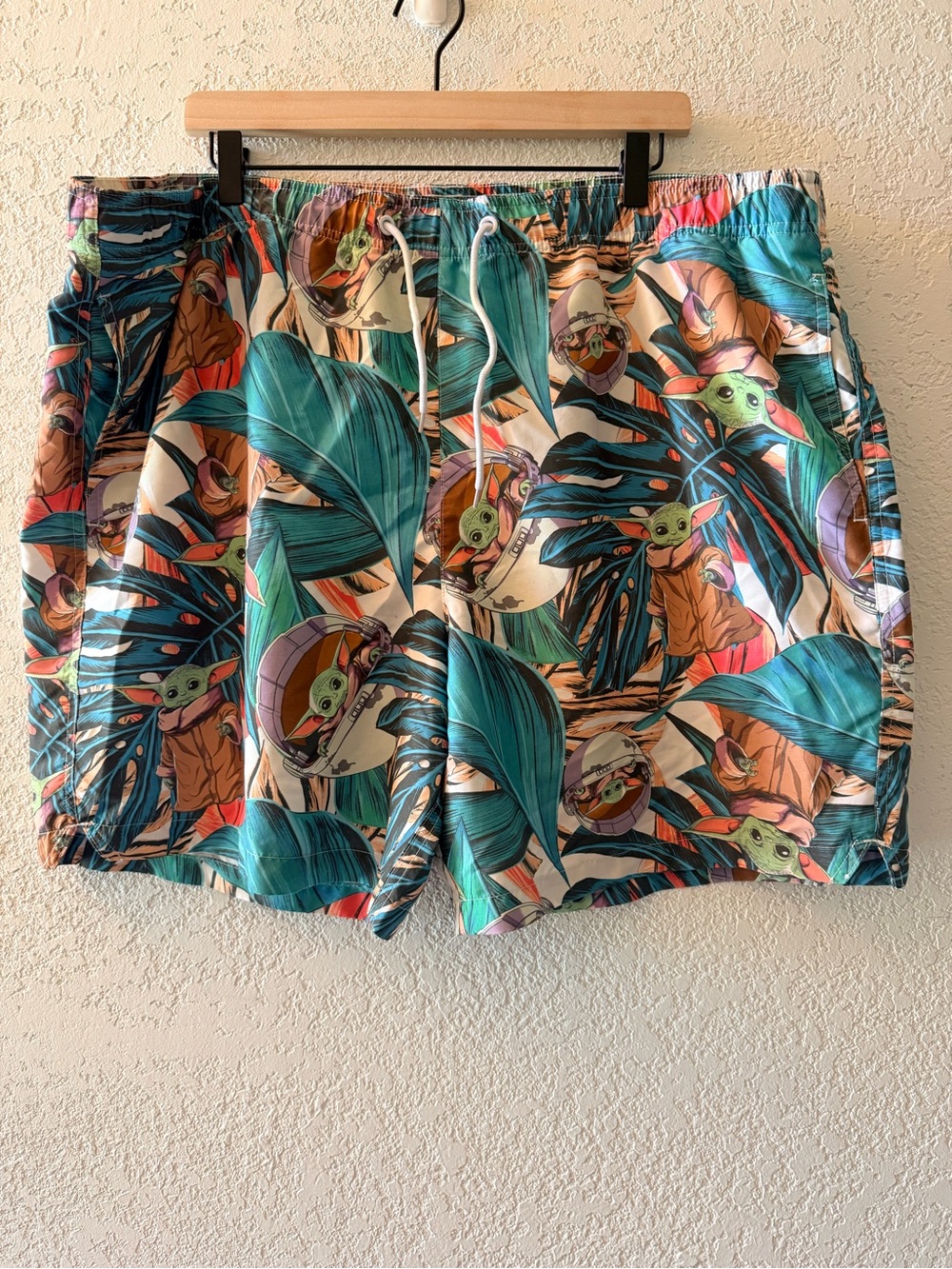 STAR WARS Baby Yoda Men’s Tropical Print Drawstring Waistband‎ Swim Trunks Sz XL